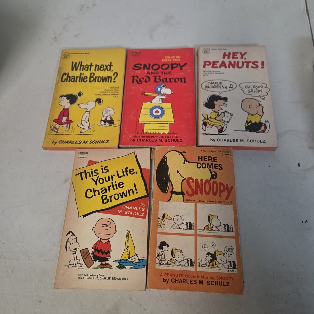 Vtg Peanuts Charlie Brown Snoopy Paperback Book Lot Charles M Schulz 5 Books